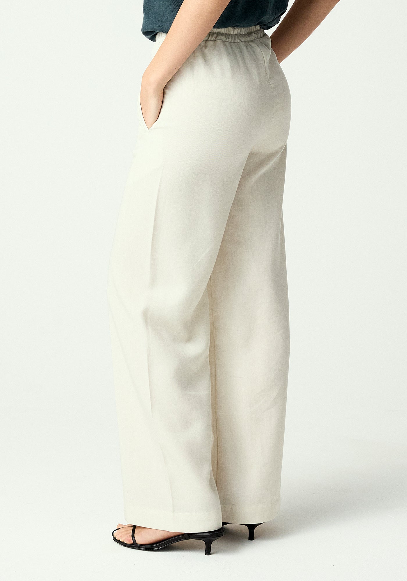 Yumi Pant