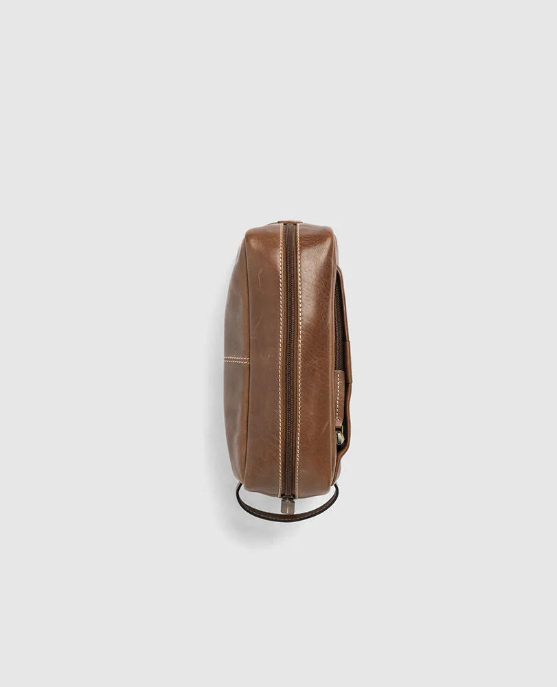 Rodd & Gunn Princeton Washbag - Cognac