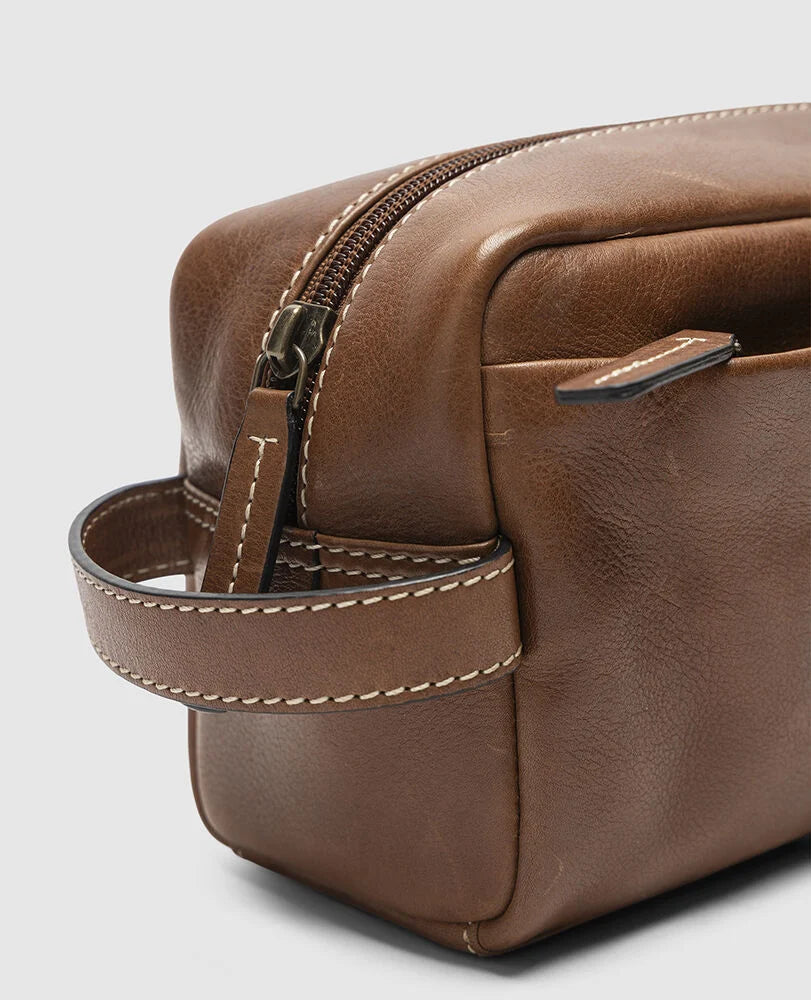 Rodd & Gunn Princeton Washbag - Cognac